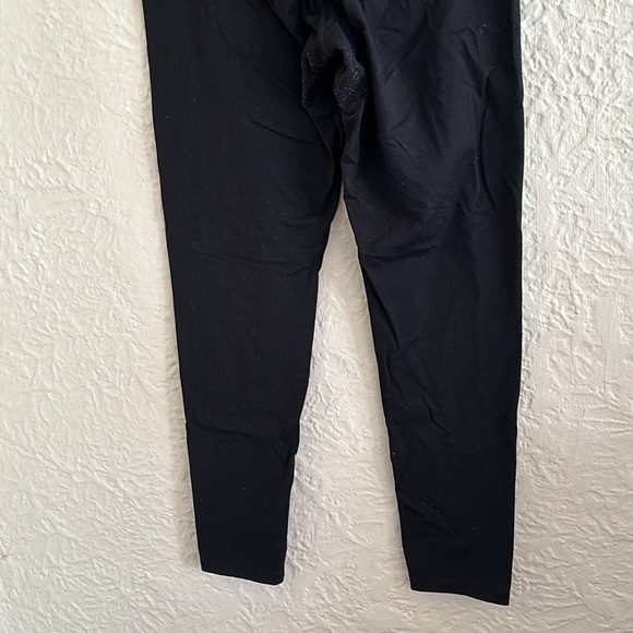 Victoria’s Secret Pink Ultimate Yoga Leggings Black Active Gray Logo Large FLAWS - Picture 8 of 13
